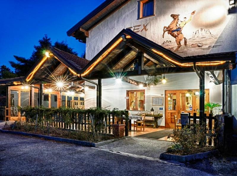 לינה וארוחת בוקר Vattaro Botton D'Oro Delle Dolomiti מראה חיצוני תמונה